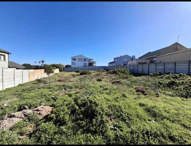 LAND FOR SALE IN BRITANNIA BAY